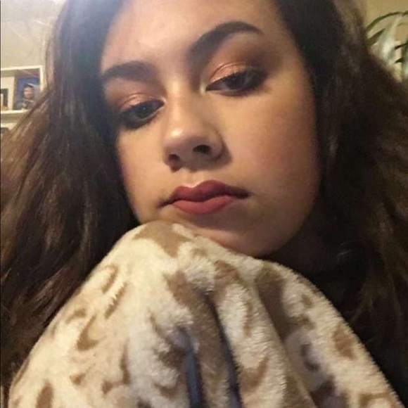 Meet your Posher, Isabel - Picture 1 of 1